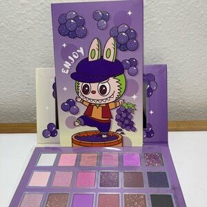 Cute Labubu Cartoon Eyeshadow Palette Multi-Color Makeup Palette with Mirror